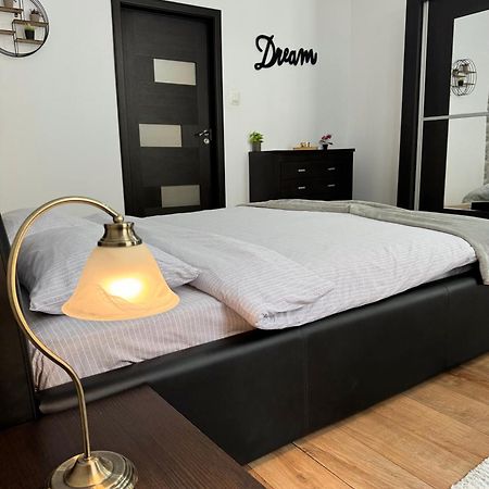Ada'S Luxury Apartament&Studio - Old City Brasov Bagian luar foto