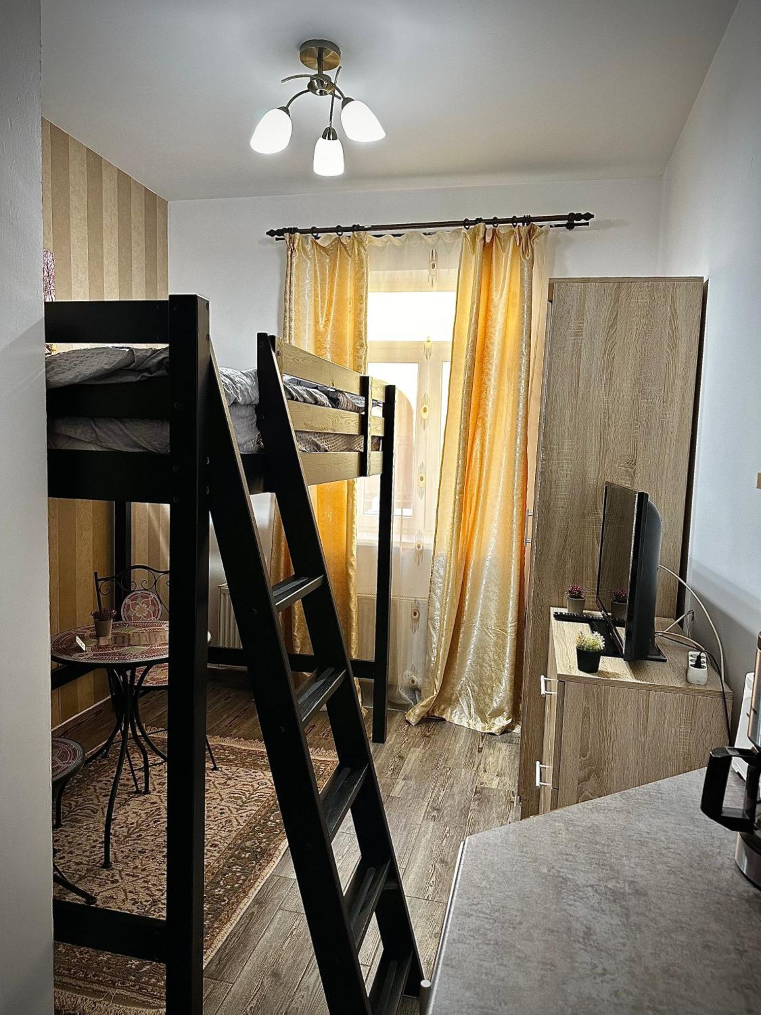 Ada'S Luxury Apartament&Studio - Old City Brasov Bagian luar foto