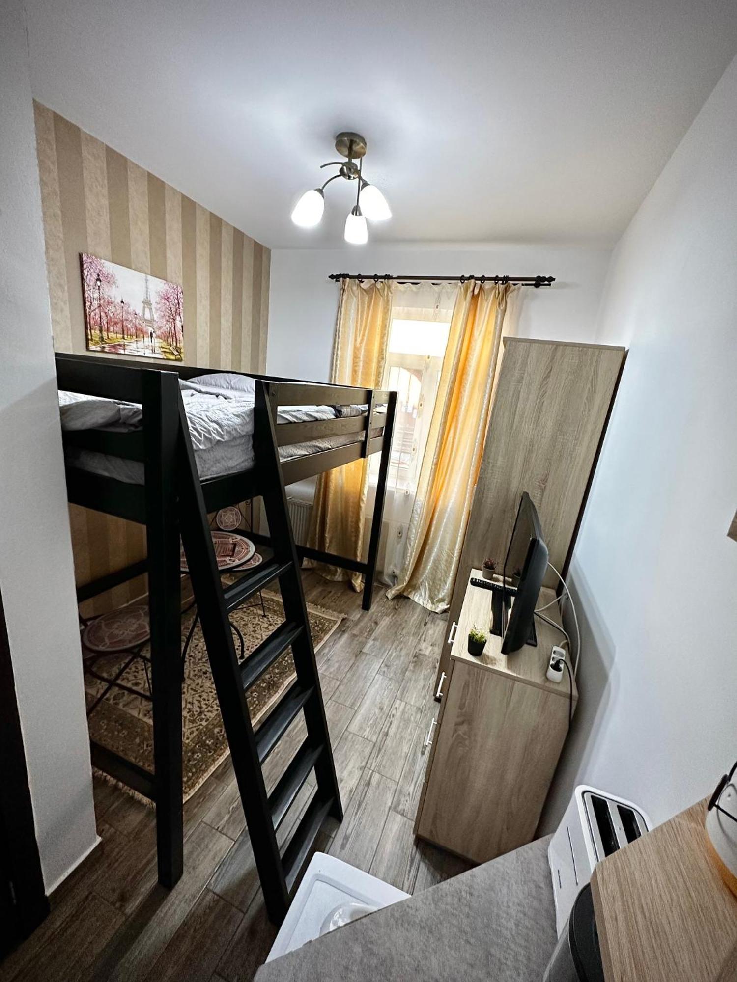Ada'S Luxury Apartament&Studio - Old City Brasov Bagian luar foto