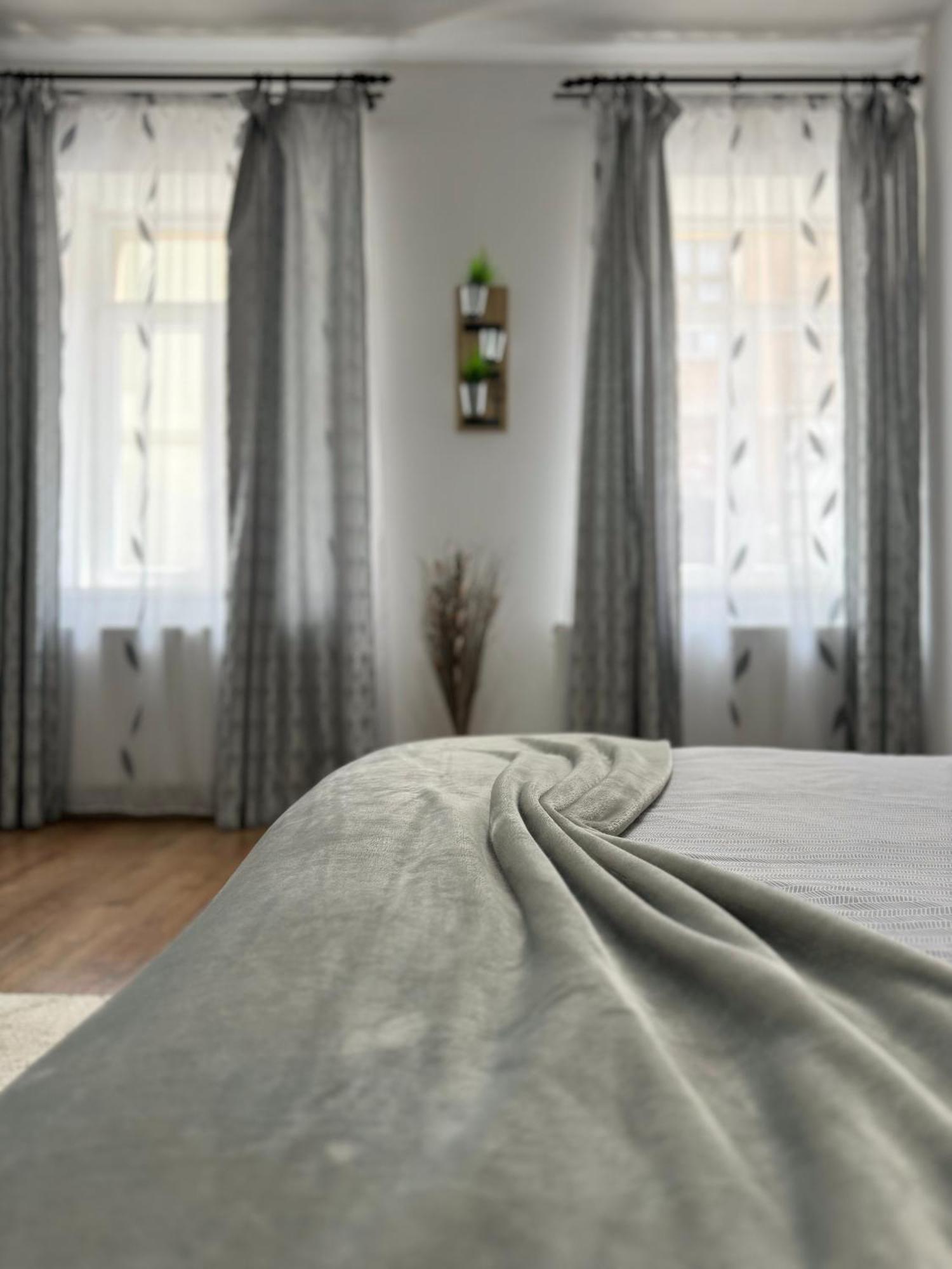 Ada'S Luxury Apartament&Studio - Old City Brasov Bagian luar foto